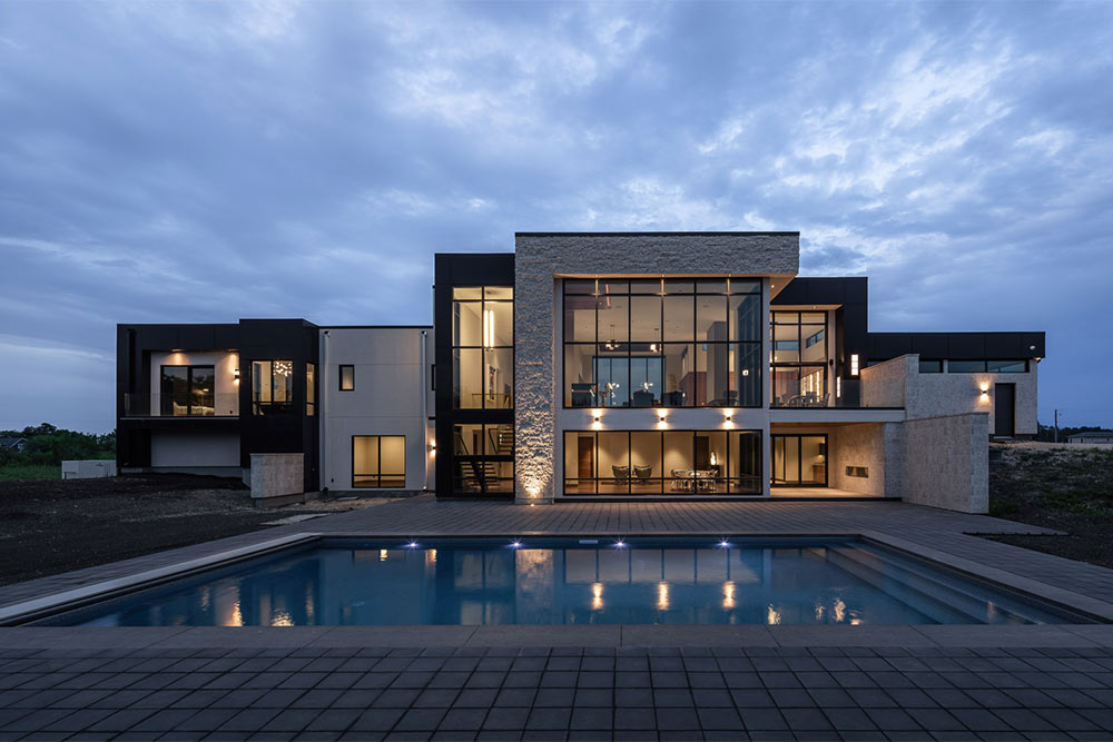 modern luxurious house with large backyard and swimming pool